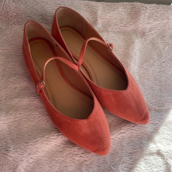 Old navy pink faux suede point toe flats - Picture 1 of 10